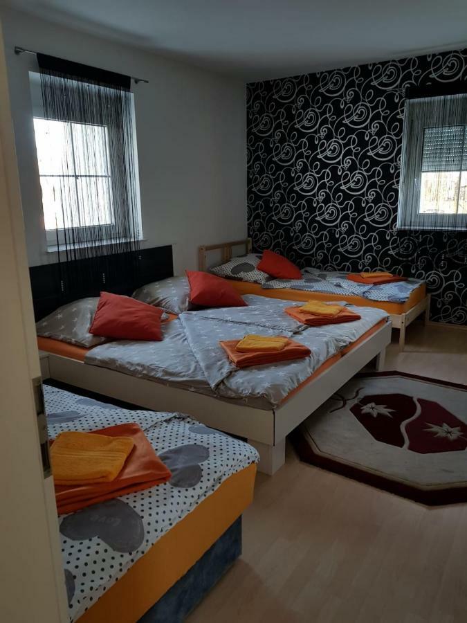 Leon'S Silberwald Apartment Strasshof an der Nordbahn Ngoại thất bức ảnh